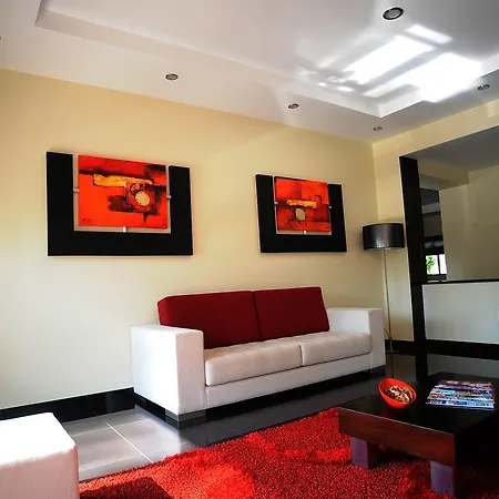 Hotel Colmeia Monte Real