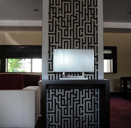 Hotel Colmeia Monte Real